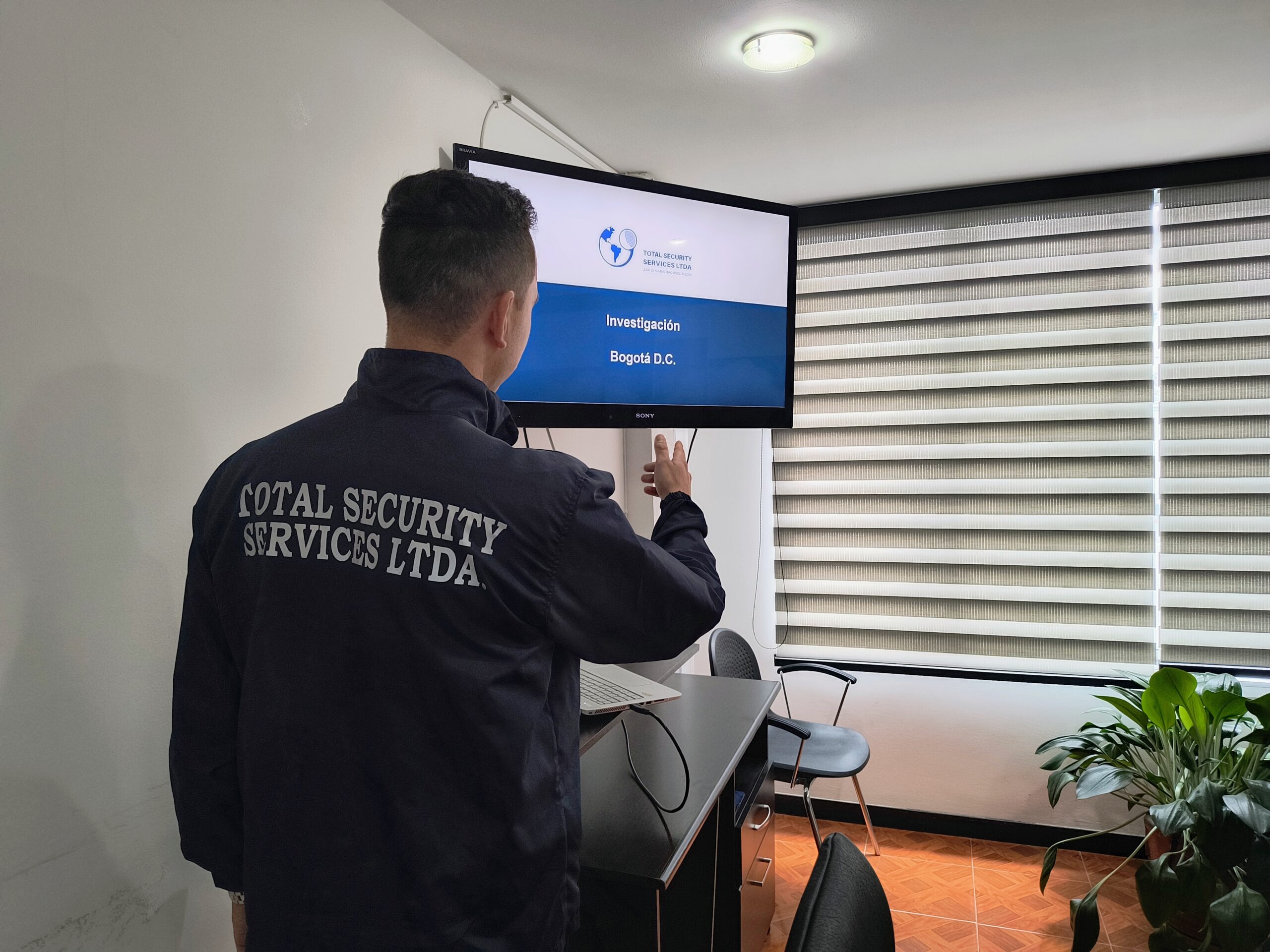 Nosotros – Total Security Services LTDA